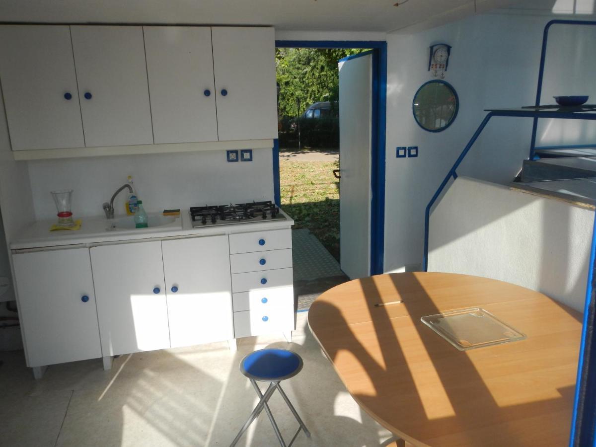 Maison Flottante Sur La Seille 屈斯里 外观 照片